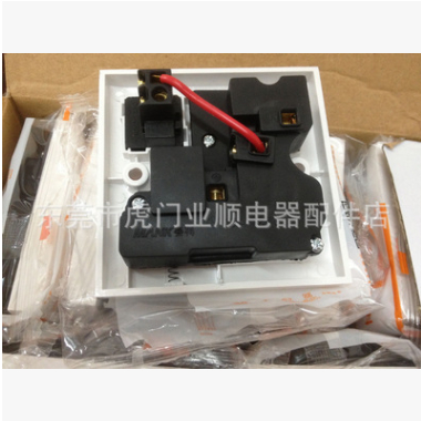 曼科J30带开关插座八孔暗装二三插座86型五孔电源家用插座面板