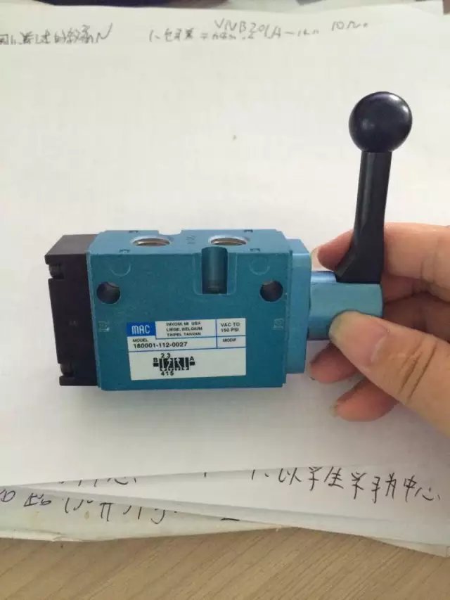 美国MAC电磁阀180001-112-0027原装正品，货期8-10周。