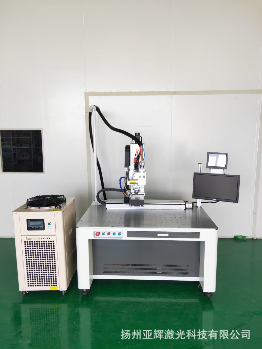 光纤激光平台焊接机4.jpg
