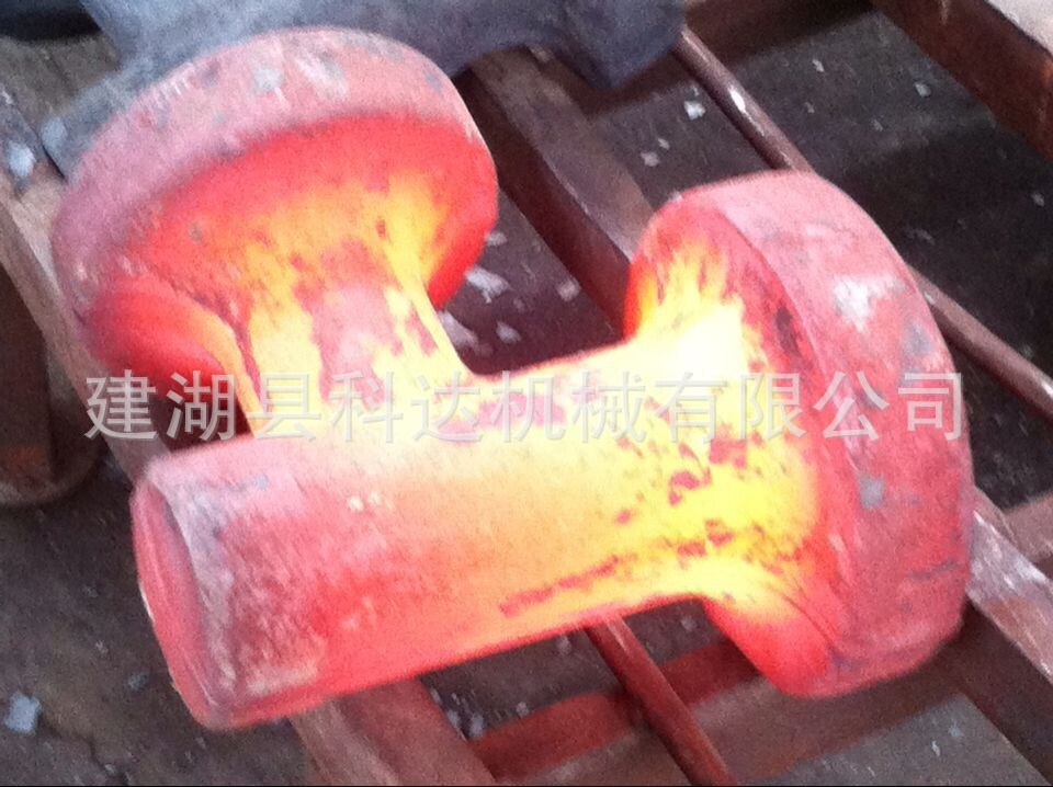 三通式法兰阀体