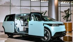 上海汽车博物馆收藏首台智能纯电汽车