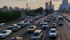 业界再议彻底取消汽车限购，北京、上海等特大城市仍不具备放开条件